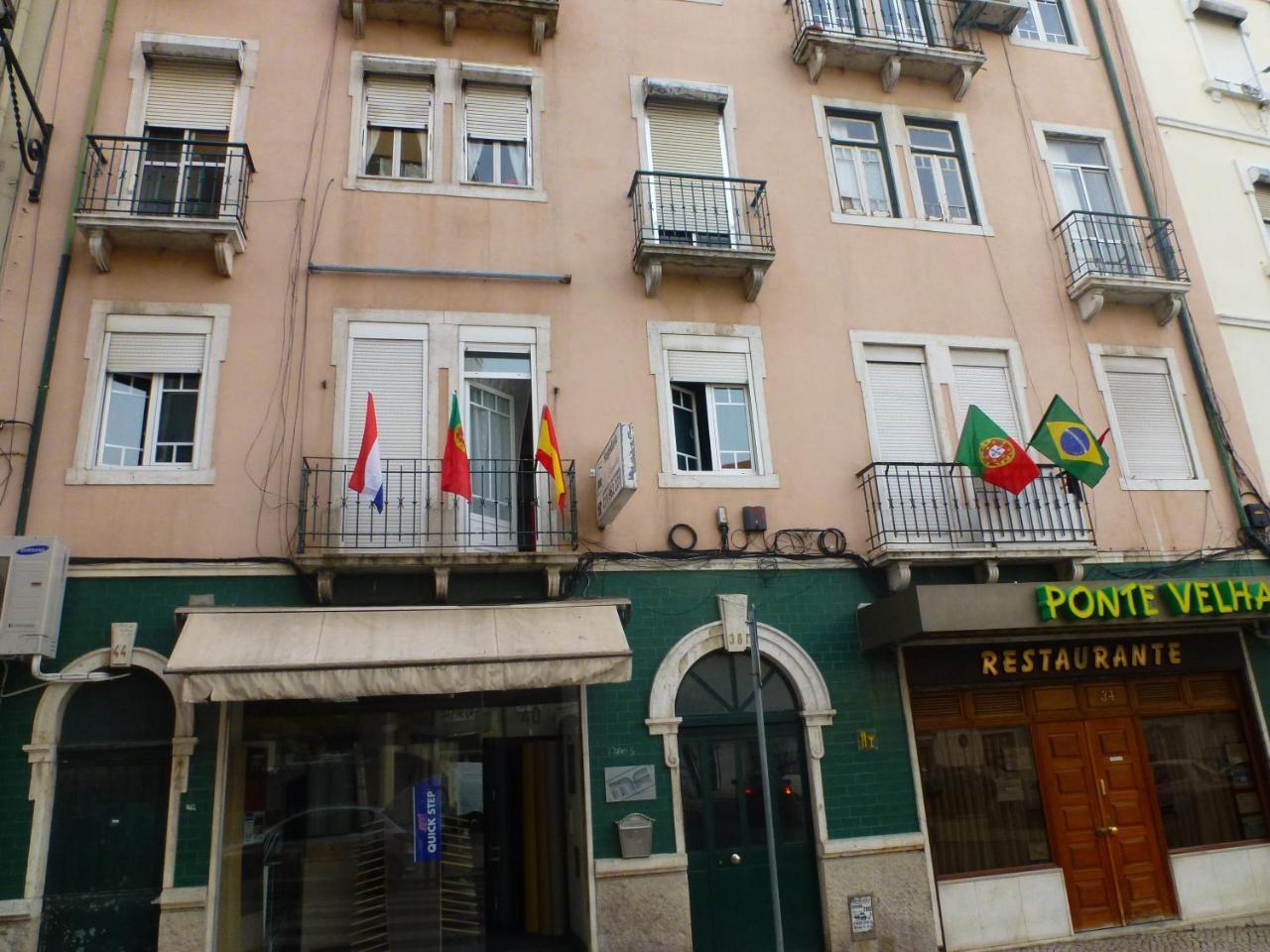 Hospedaria D. Damélio Lisboa Exterior foto